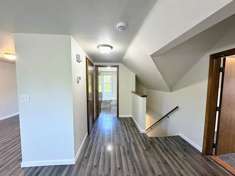 1628 Deckner Ave — Photo 7