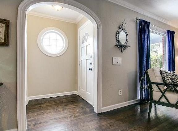 2nd image of 5016 Calmont Ave
