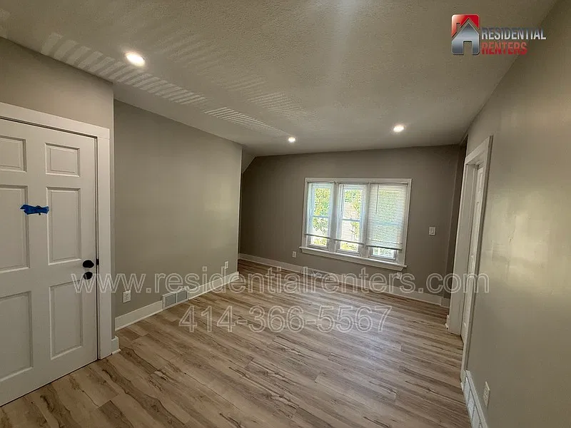 845 S 75th St — Photo 4