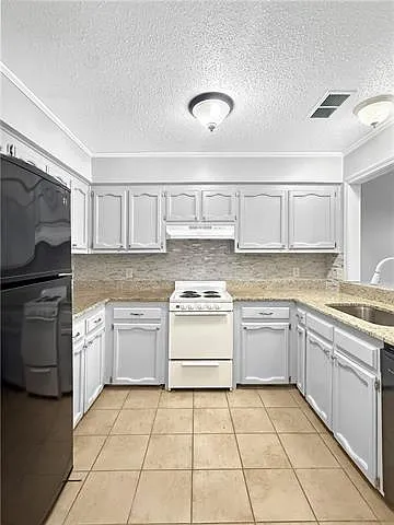 14586 Honeysuckle St #139 — Photo 6