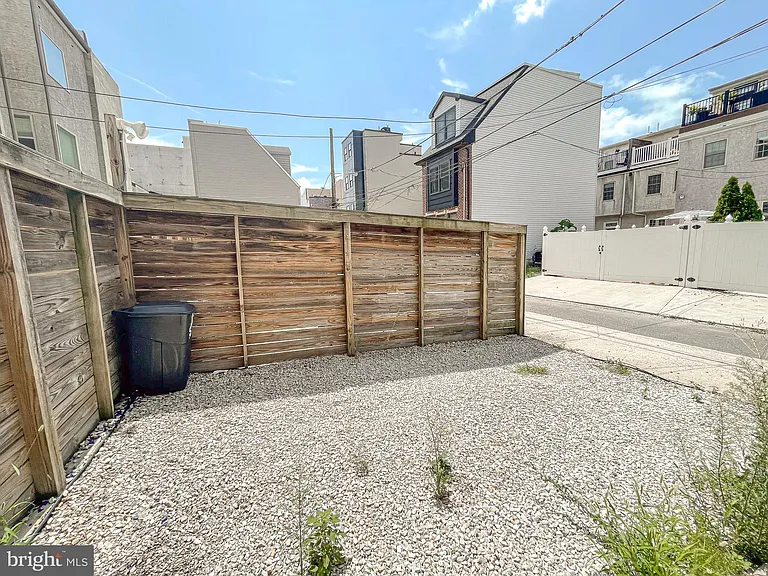 1020 S 5th St — Photo 8