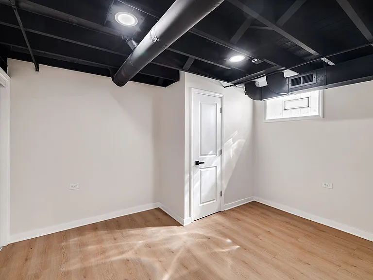 248 Adelaide Pl — Photo 17