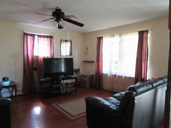 2nd image of 3212 Palermo Ave