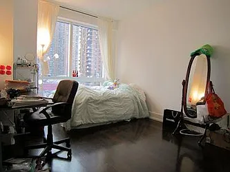 Rented by R New York