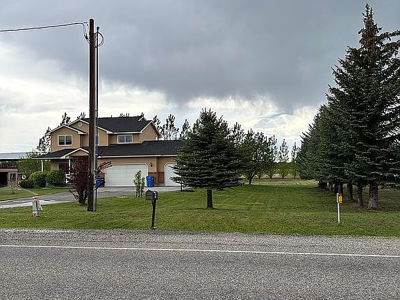 2nd image of 561 N 3950 E