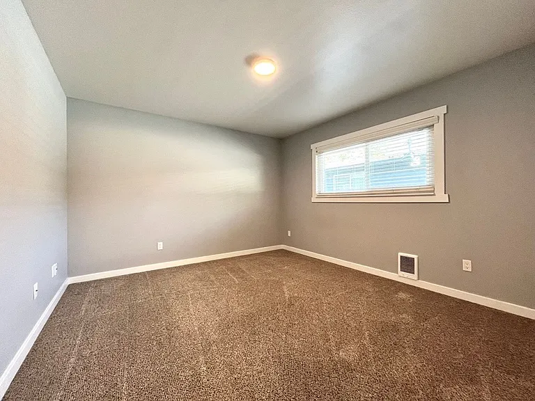 J3 Apartments — Photo 22