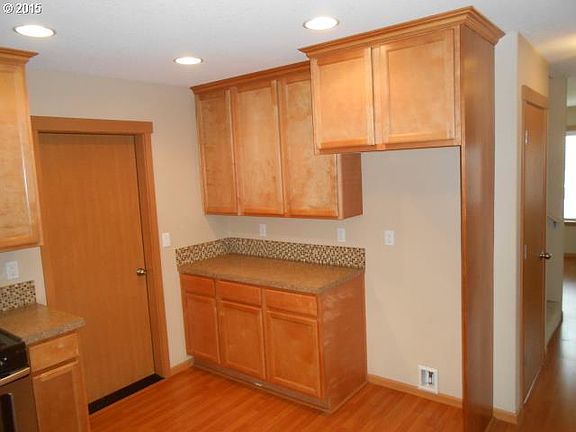 5th image of 10402 NE 53rd Ave