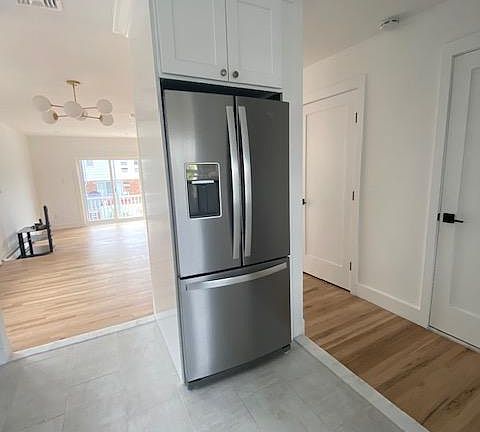 5th image of 1527 Research Ave