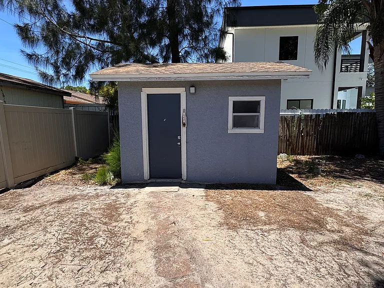 7504 N Thatcher Ave — Photo 29