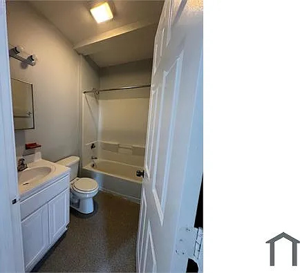 1057 E Main St #11 — Photo 5