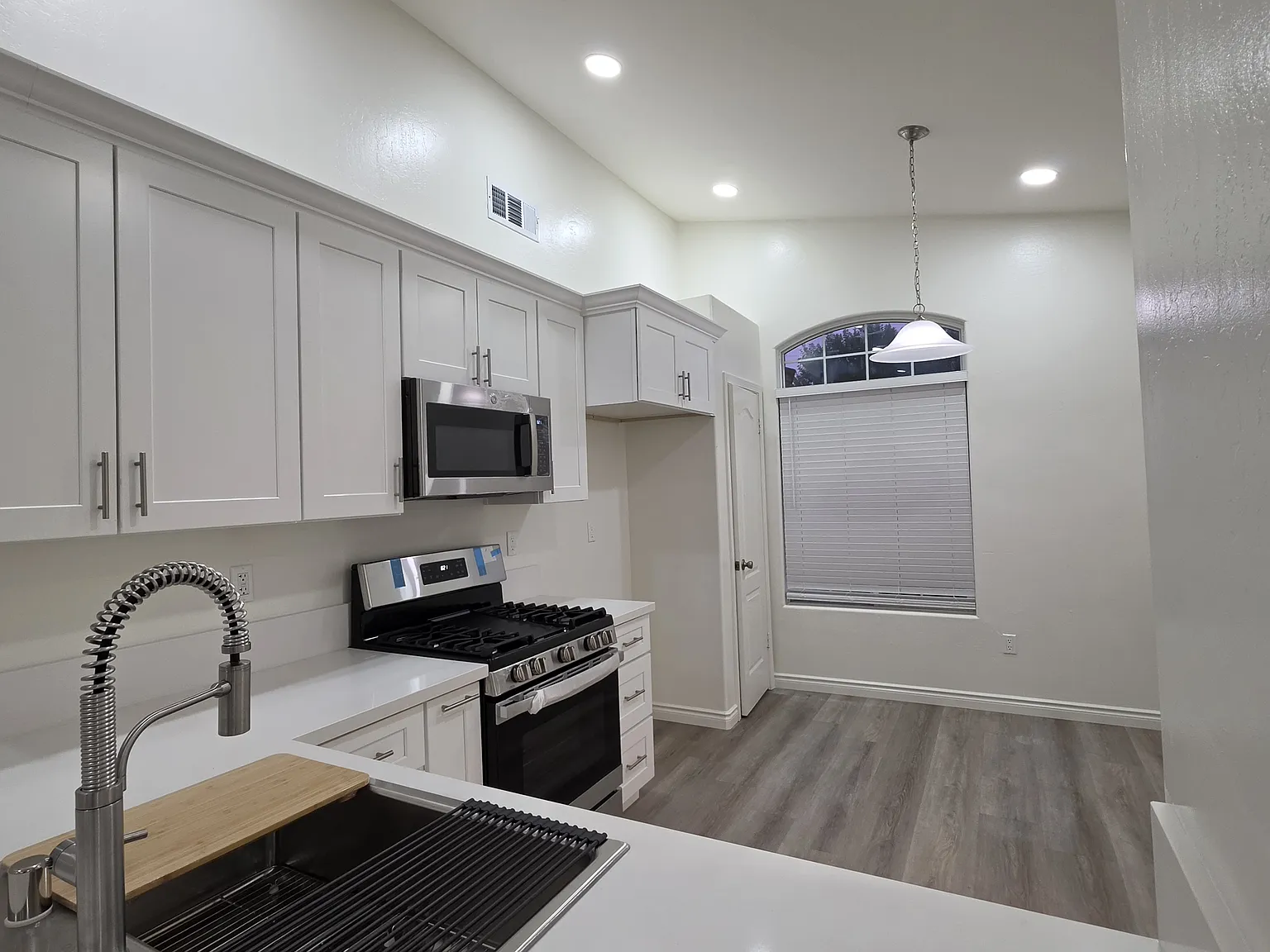 4307 Tweeddale Dr — Photo 2