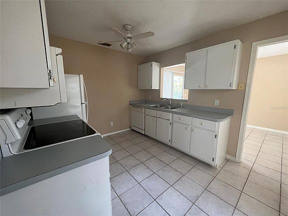 5th image of 18250 Eblis Ave