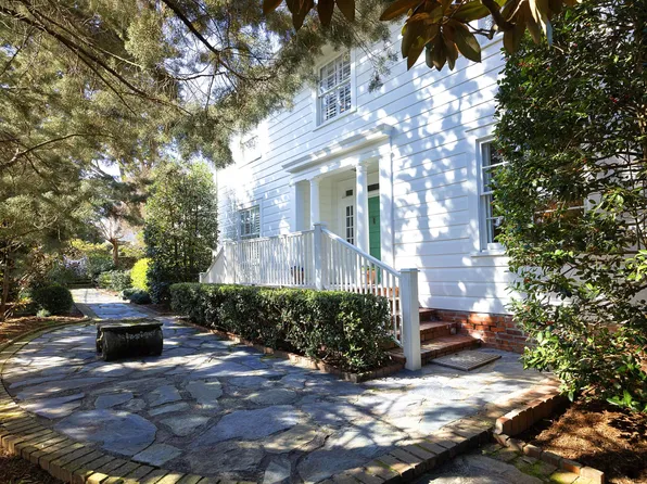 111 Battle Ln, Chapel Hill, NC 27514