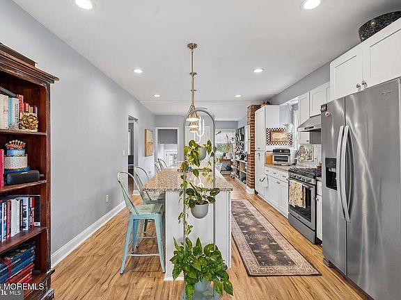 5th image of 12 Eden Ave