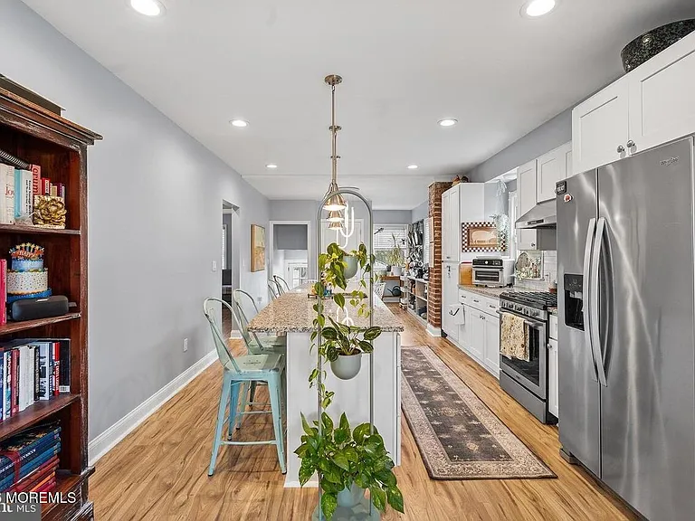 12 Eden Ave — Photo 17