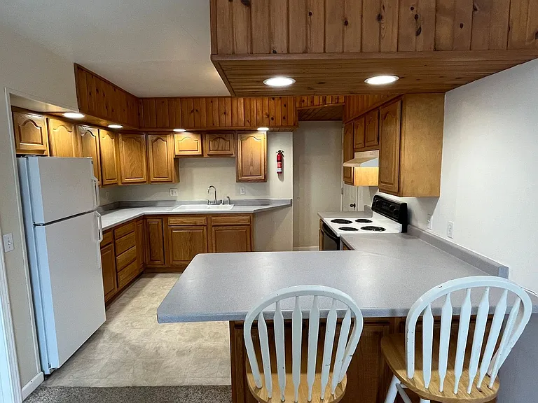 516 S Webb St — Photo 3