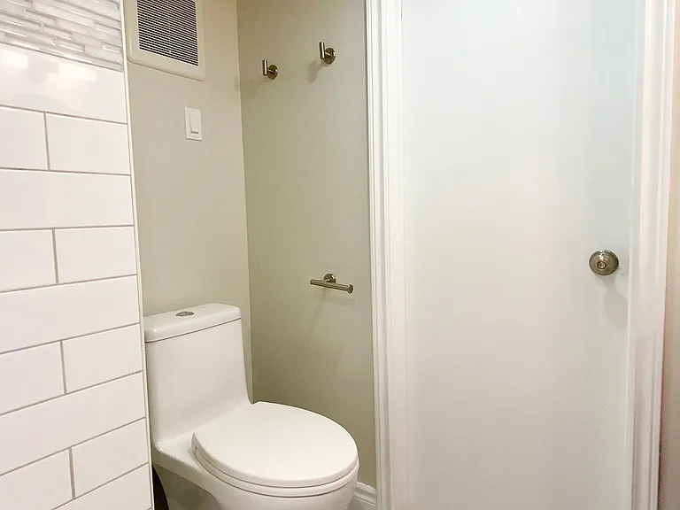 2028 Marine Dr #LOWER LEVEL — Photo 21