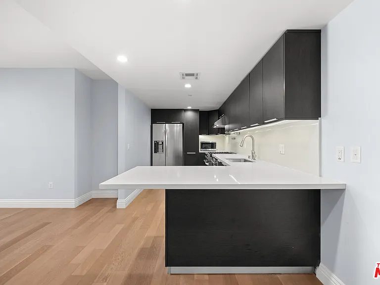2939 W Leeward Ave #407 — Photo 11