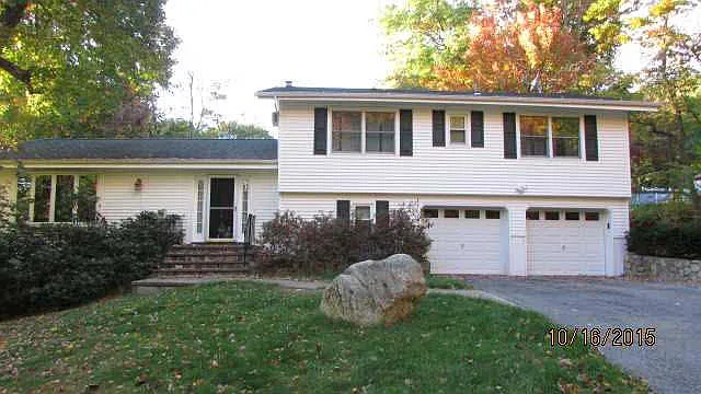 31 Overhill Rd photo 1