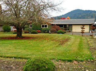 17529 N Bank Rd, Roseburg, OR 97470