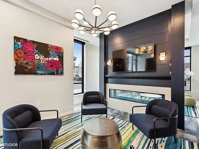 Lago Apartments — Photo 8