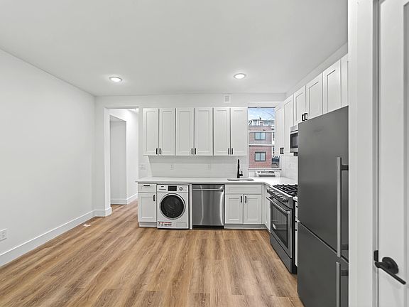 2nd image of 929 Willow Ave APT 5