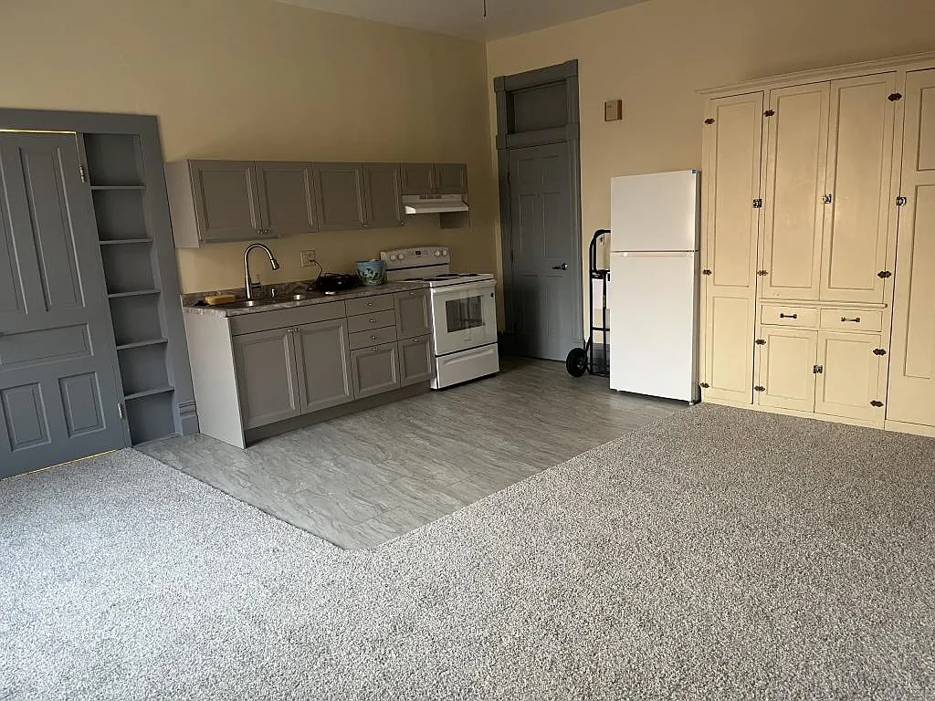 348 E. Main Street Unit B — Photo 2