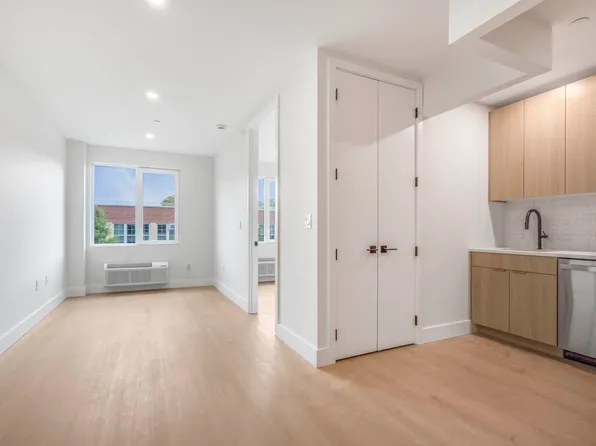 102 East 53rd Street image 6 of 8