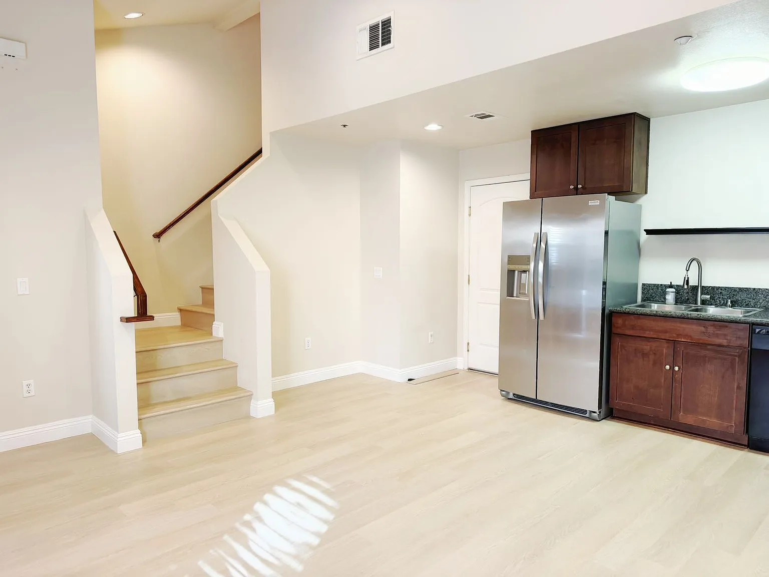 2 bed, 2.5 bath, 1000 sqft, $2,750 — Photo 4