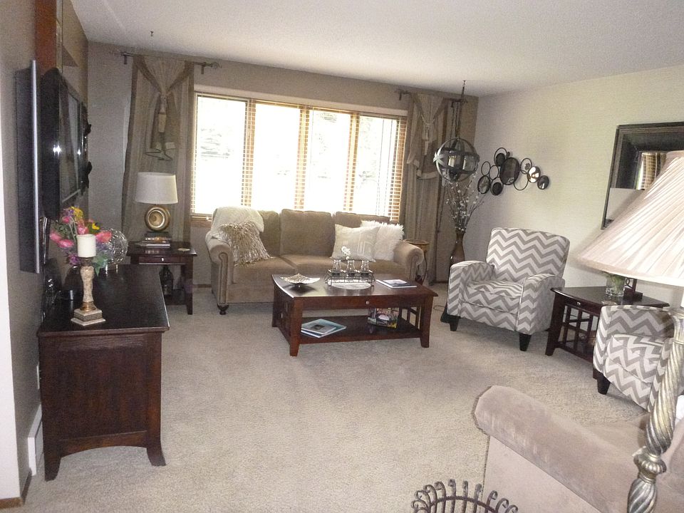 1st image of 2923 Winnipeg Dr