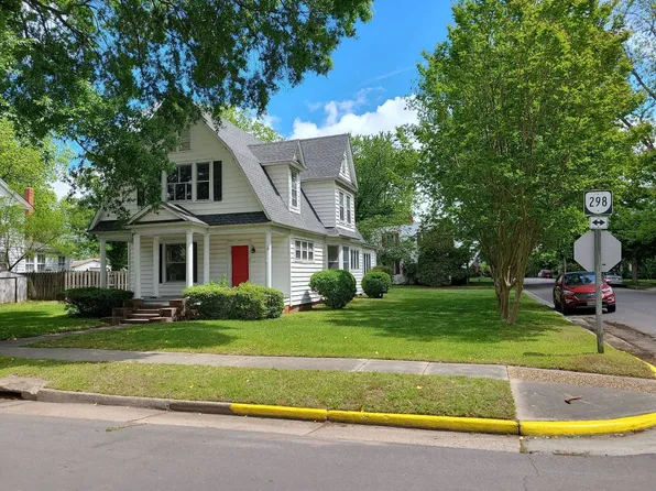 1102 Lee St, West Point, VA 23181