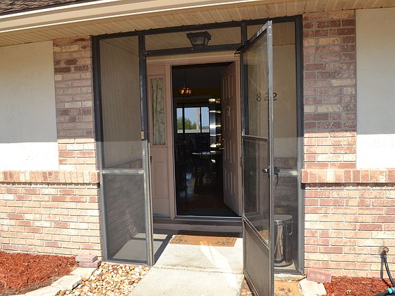 4th image of 822 Cambridge Way