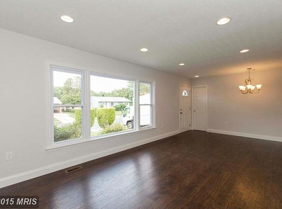 4th image of 714 Shirley Dr