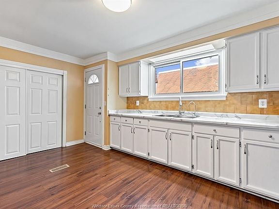 3rd image of 5534 Empress St #46