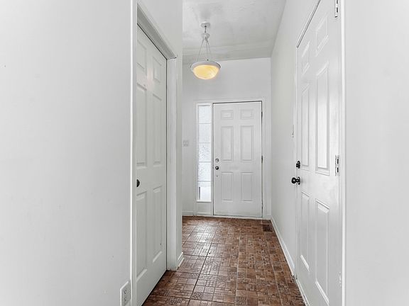 4th image of 994 Klondike Rd