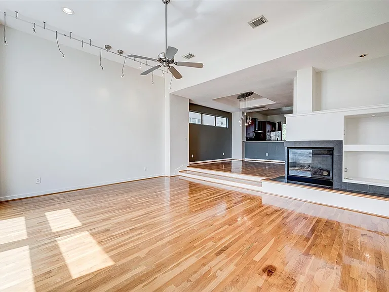 1729 Reinerman St — Photo 14