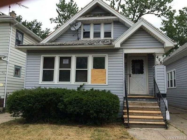 1st image of 476 Winspear Ave