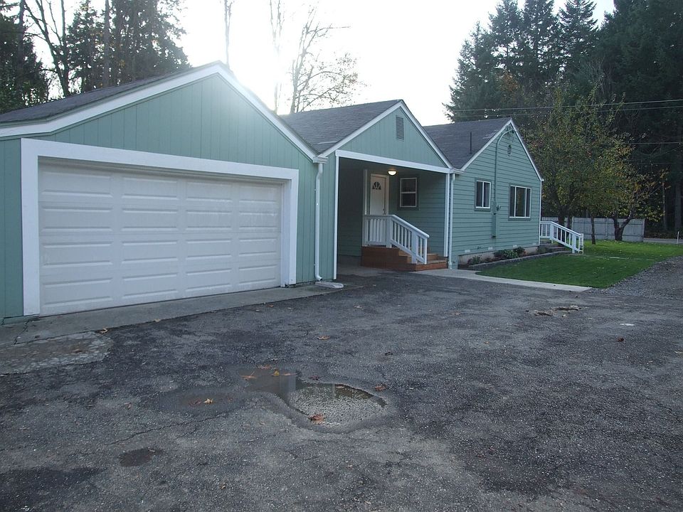 Better than new! Incredible location!