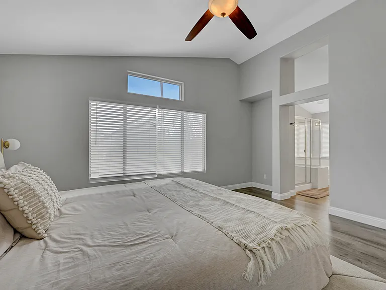 2239 Le Conte Ave — Photo 36