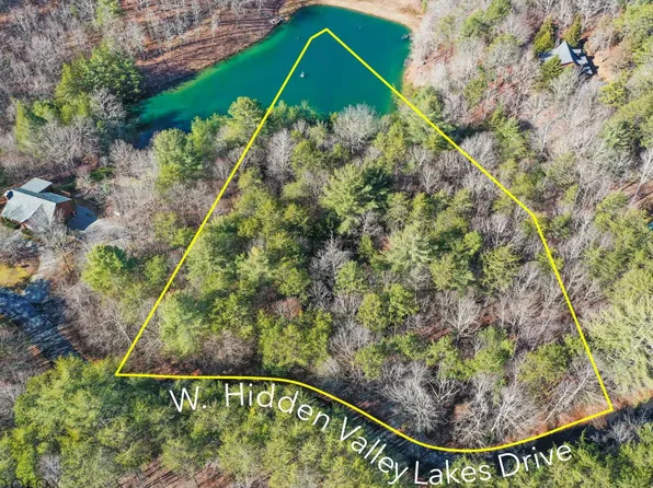 29 W Hidden Valley Lakes Dr, Mc Caysville, GA 30555