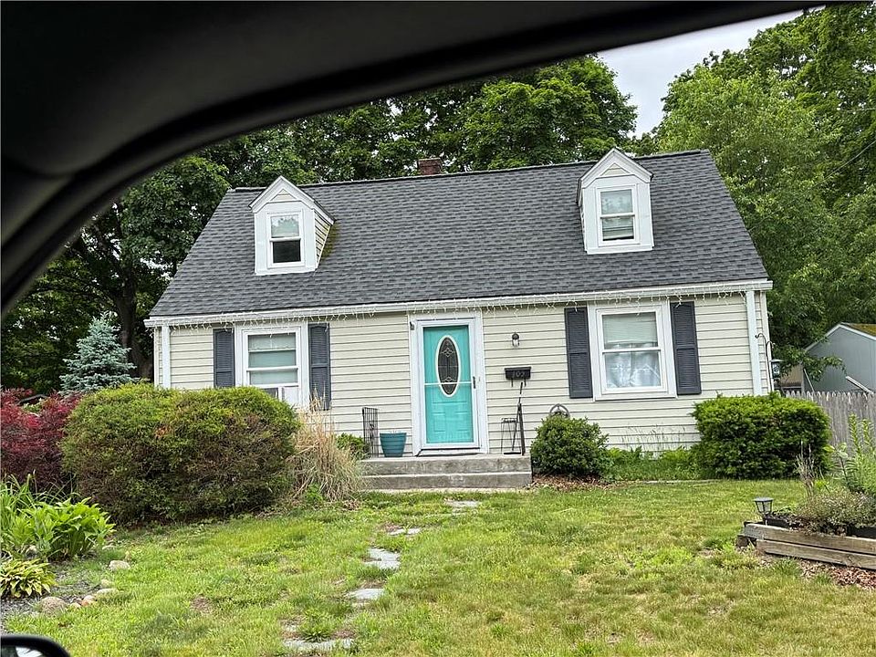 1st image of 105 Lake Dr
