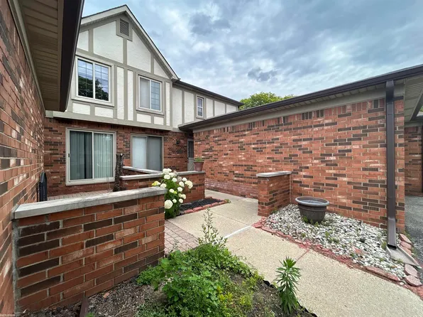 49283 Ashley Ct, Shelby Township, MI 48315