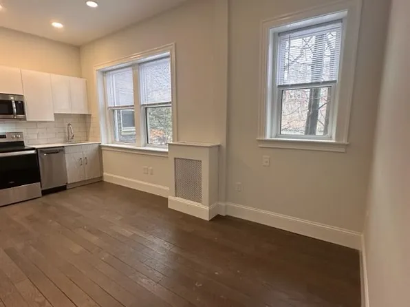 137 Peterborough St, Boston, MA