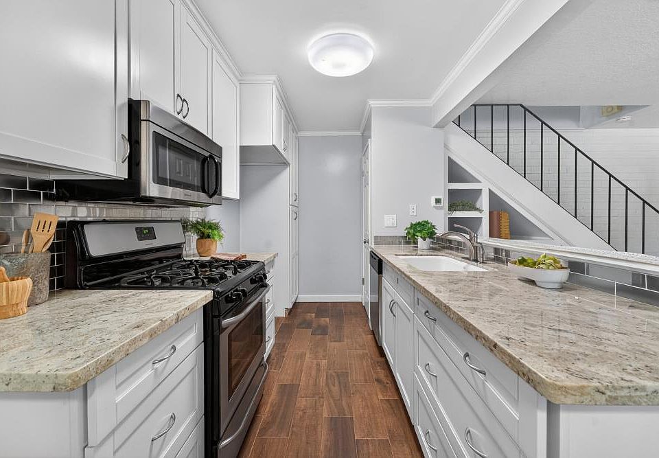 1st image of 244 Breuner Dr APT 2