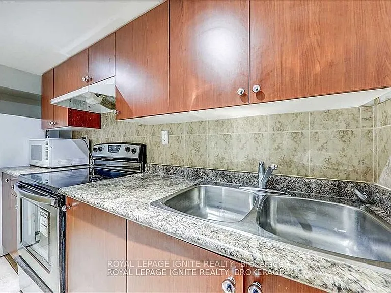 32 Lansbury Dr #BASEMENT — Photo 15