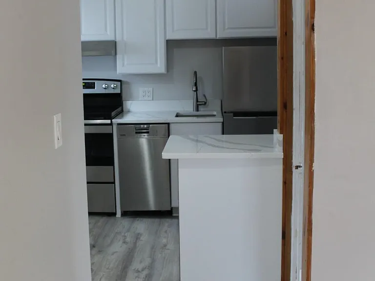8 Pleasant St #B — Photo 3