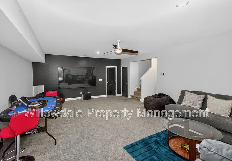 111 N Parkside Dr — Photo 43