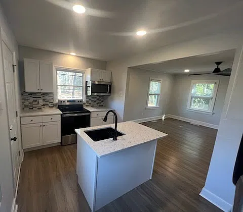 2 bed, 780 sqft, $1,300 — Photo 2