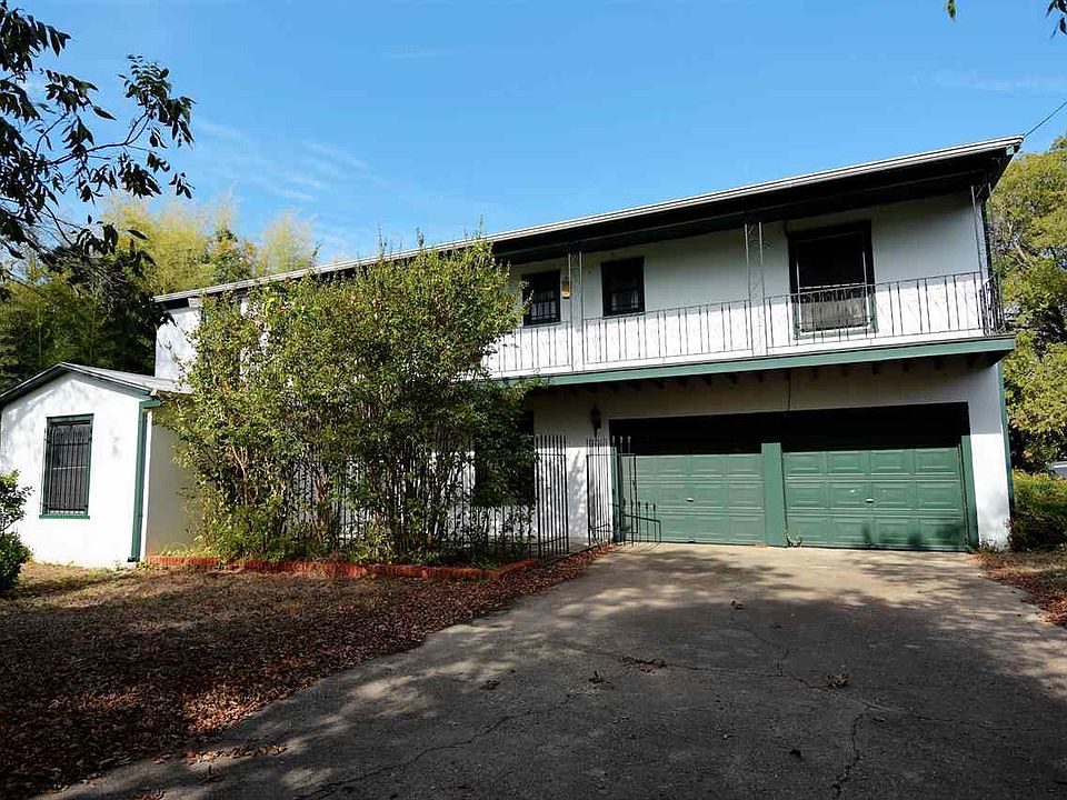 2nd image of 3329 Lake Shore Dr