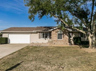 1522 Rainbow Dr, Belle Plaine, IA
